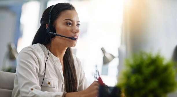 Woman-working-in-a-call-centre_